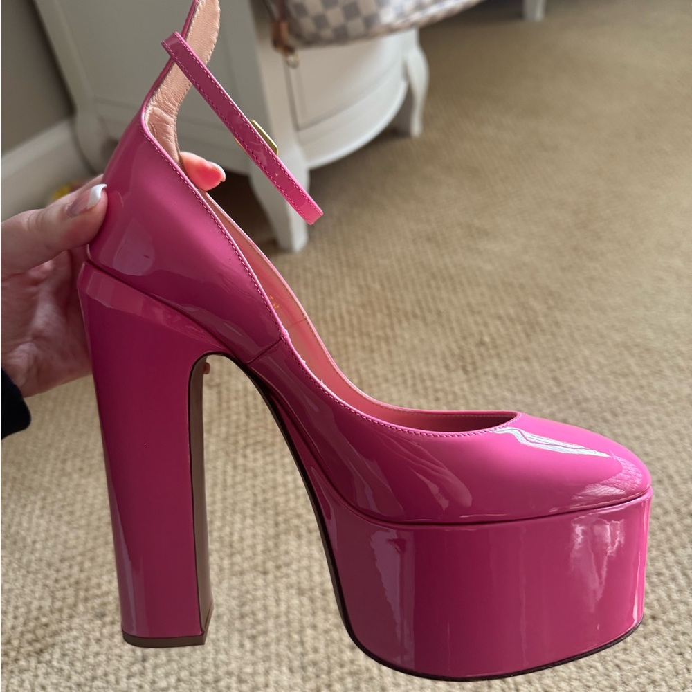 Valentino Garavani Tan-go Pumps - Picture 3 of 5